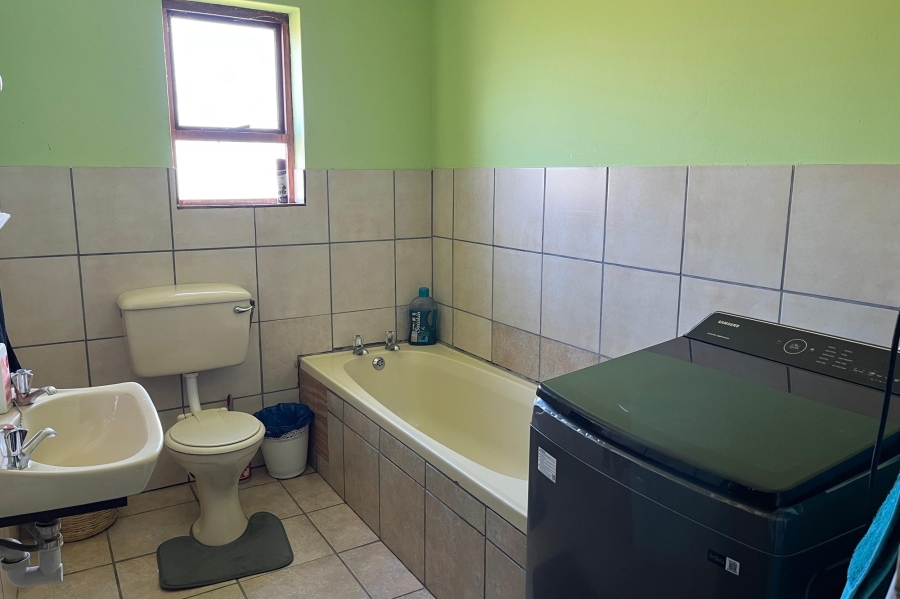 3 Bedroom Property for Sale in Pacaltsdorp Western Cape